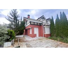 CHALET PAREADO GURIEZO