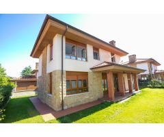 CHALET INDIVIDUAL CON JARDIN