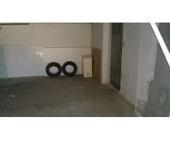 4 Plazas de garaje y 2 Locales de 45m2 privados muy cerca del mar