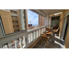 Apartamento esquina de 2 Dorm en Urb con piscina y terraza de ancho especial con vistas al mar