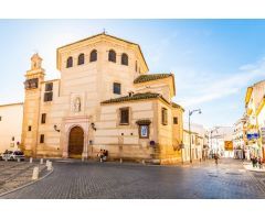 Garaje para 3 vehiculos y 5 motos en el centro de Antequera
