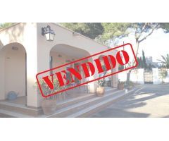 CHALET EN PUEBLO LEVANTINO