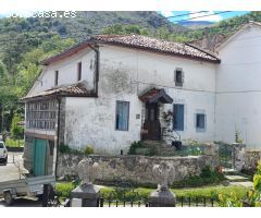 CASA DE PIEDRA DE TRES PLANTAS EN EL CENTRO DE BUSTABLADO (CANTABRIA)