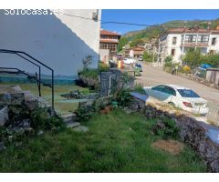 CASA DE PIEDRA DE TRES PLANTAS EN EL CENTRO DE BUSTABLADO (CANTABRIA)
