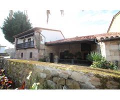 CASA DE PIEDRA CON BONITO TERRENO CERRADO