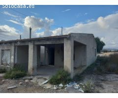 CASA DE CAMPO PARA REFORMAR CON TERRENO ZONA DE MATOLA