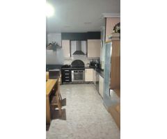 Planta baja en San Crispín, Elche – 3 habitaciones, terraza y garaje incluido