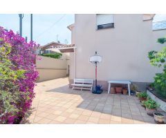 Magnífica casa con gran  jardín y vistas a toda Barcelona