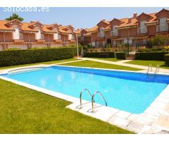 Amplio piso en Urb. con Piscina