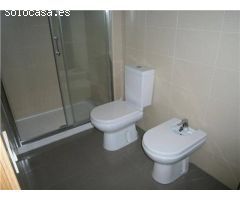 seminuevo con garaje y  piscina
