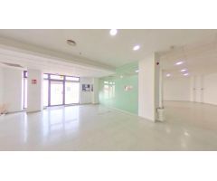 ¡Gran oportunidad en El Campello! Este amplio local de 504 m2 construidos se encuentra en San Bartol