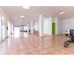 ¡Oportunidad Única! Amplio Local Comercial en El Campello