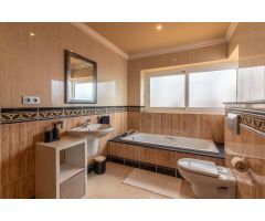 Villa de Lujo en Venta en Manilva, Málaga
