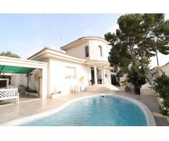 Chalet independiente en Pinar de Campoverde