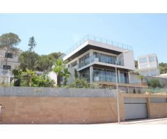 Chalet de lujo a estrenar estilo moderno en Campoamor