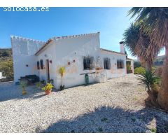 Casa de Pueblo en Venta en Viñuelas de Arriba, Málaga