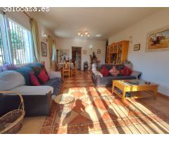 Casa de Pueblo en Venta en Viñuelas de Arriba, Málaga
