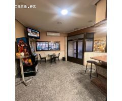 BAR EN PLENO FUNCIONAMIENTO