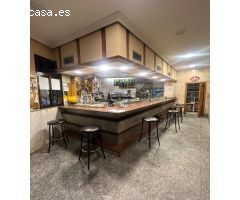 BAR EN PLENO FUNCIONAMIENTO