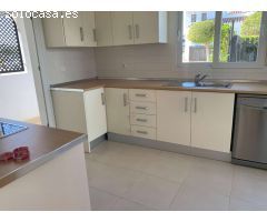 VENTA DE IMPRESIONANTE VILLA ENEBRO 3 DORMITORIOS 3 BAÑOS EN LA TORRE GOLF RESORT