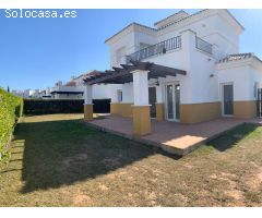 VENTA DE IMPRESIONANTE VILLA ENEBRO 3 DORMITORIOS 3 BAÑOS EN LA TORRE GOLF RESORT