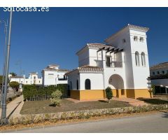 VENTA DE IMPRESIONANTE VILLA ENEBRO 3 DORMITORIOS 3 BAÑOS EN LA TORRE GOLF RESORT