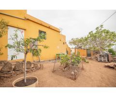 CASA TERRERA CON HUERTA EN LA VICTORIA (ZONA BAJA)