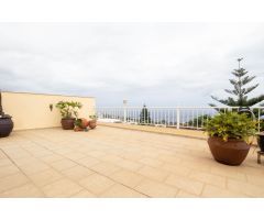 Impresionante Casa Moderna con Vistas al Océano y las Montañas en Icod de los Vinos, Tenerife.