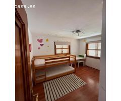 Casa Familiar con Piscina Privada y Jardín en Tabaiba