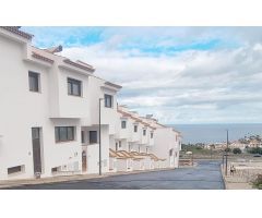MAGNIFICOS ADOSADOS DE OBRA NUEVA EN LOS REALEJOS