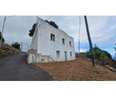 CASA  A REFORMAR CON TERRENO