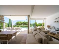 Villa de lujo en venta en Las Colinas Golf [amp;] Country Club