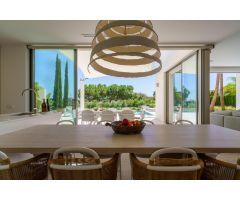 Villa de lujo en venta en Las Colinas Golf [amp;] Country Club