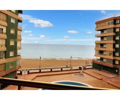 Exclusivo Apartamento en El Perelló Playa con Impresionantes Vistas al Mar