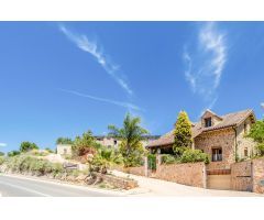 Vida de Confort y Elegancia, Excepcional Chalet en Pedralaba