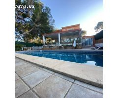 ¡EN VENTA! EXCLUSIVO CHALET CON PISCINA Y JARDÍN PRIVADO¡¡