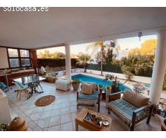 ¡EN VENTA! EXCLUSIVO CHALET CON PISCINA Y JARDÍN PRIVADO¡¡