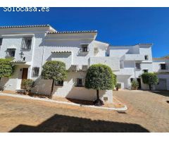 Chalet Adosado en Urbanización Los Naranjos
