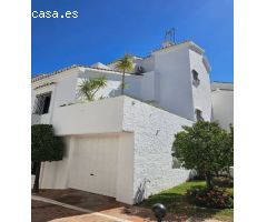 Chalet Adosado en Urbanización Los Naranjos