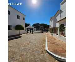 Chalet Adosado en Urbanización Los Naranjos