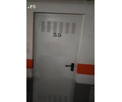 SE VENDE PLAZA DE GARAJE Y TRASTERO  GRANDE  EN MUY BUENA ZONA