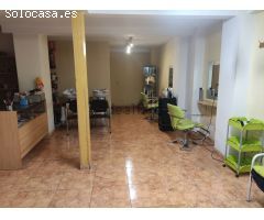 SE VENDE LOCAL PELUQUERIA , FRENTE HOSPITAL, LISTO PARA EMPEZAR