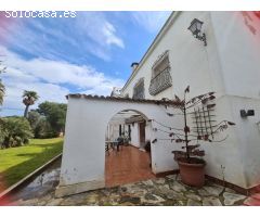 SE VENDE CHALET EN MUY BUENA ZONA CON PARCELA A 5 MINUTOS DE LA PLAYA