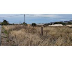 SE VENDE TERRENO EN MUY BUENA ZONA PEGADO AL PUEBLO