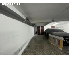 SE VENDE  PLAZA DE GARAJE GRANDE / 2 COCHES / CENTRICA/ FACIL MANIOBRA