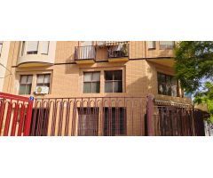 SE VENDE LOCAL ENTREPLANTA EN MUY BUENA ZONA CON TODOS LOS SERVICIOS A MANO