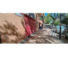 SE ALQILA LOCAL EN MUY BUENA ZONA PARA NEGOCIO PEGADO A PLAZA AMERICA