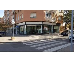 SE VENDE LOCAL / EXPOSICION / REFORMADO / NAYA/GRAN FACHADA