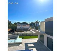 SE VENDE VILLA EN LA PLAYA DE CAMPELLO / A ESTRENAR
