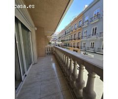 SE VENDE PISO EN PLENO CENTRO DE ALICANTE A 200 METROS DEL PUERTO